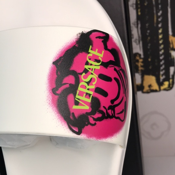 New Authentic VERSACE SMILEY MEDUSA SLIDES SANDALS WHITE/FUXIA - Picture 3 of 11